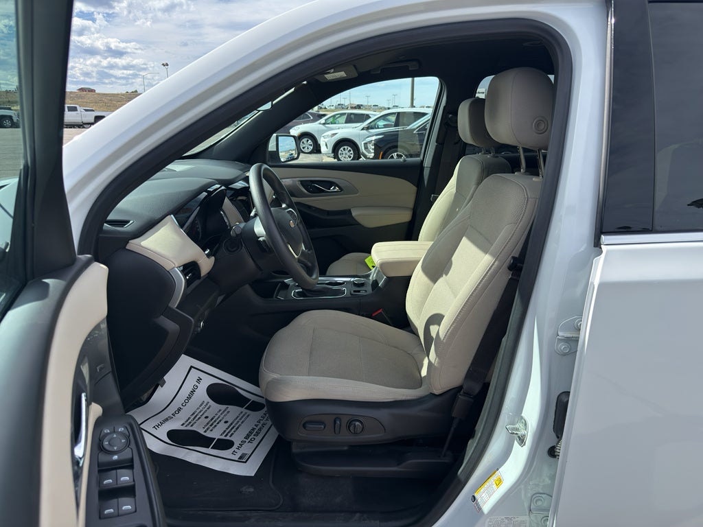 2023 Chevrolet Traverse LS