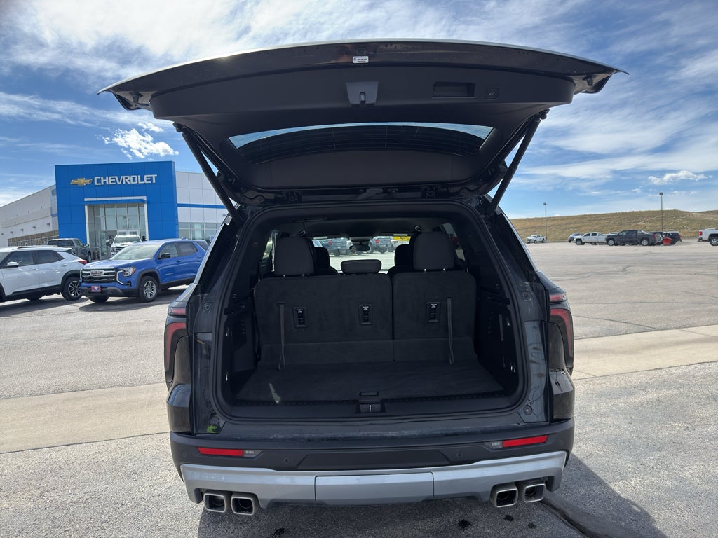 2024 Chevrolet Traverse LT