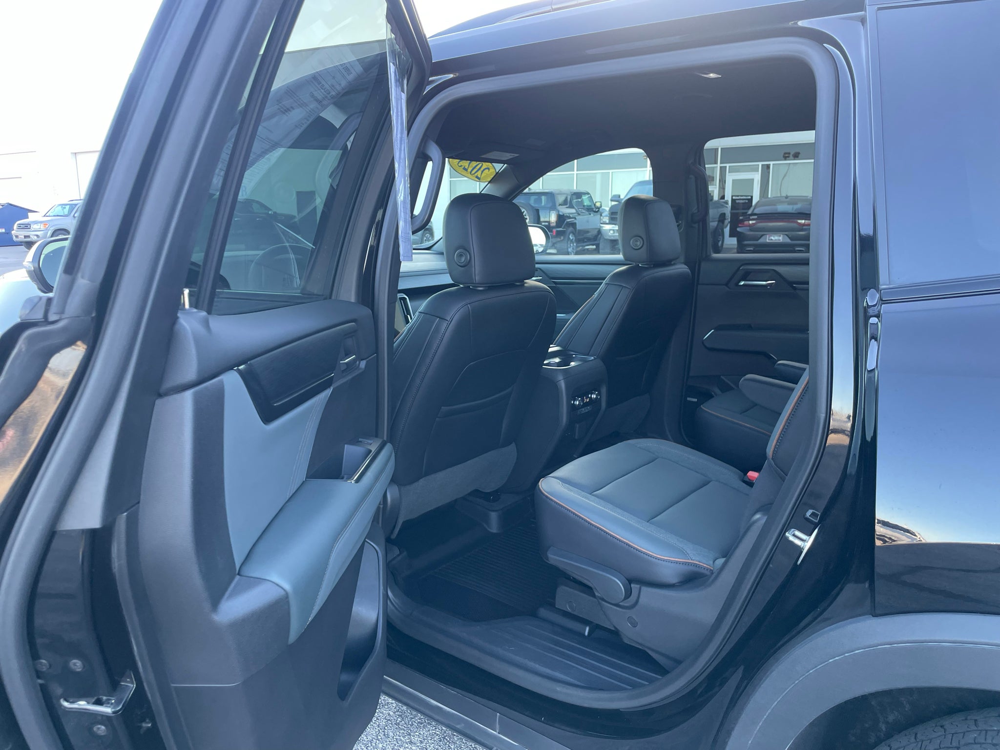 2025 GMC Acadia AT4