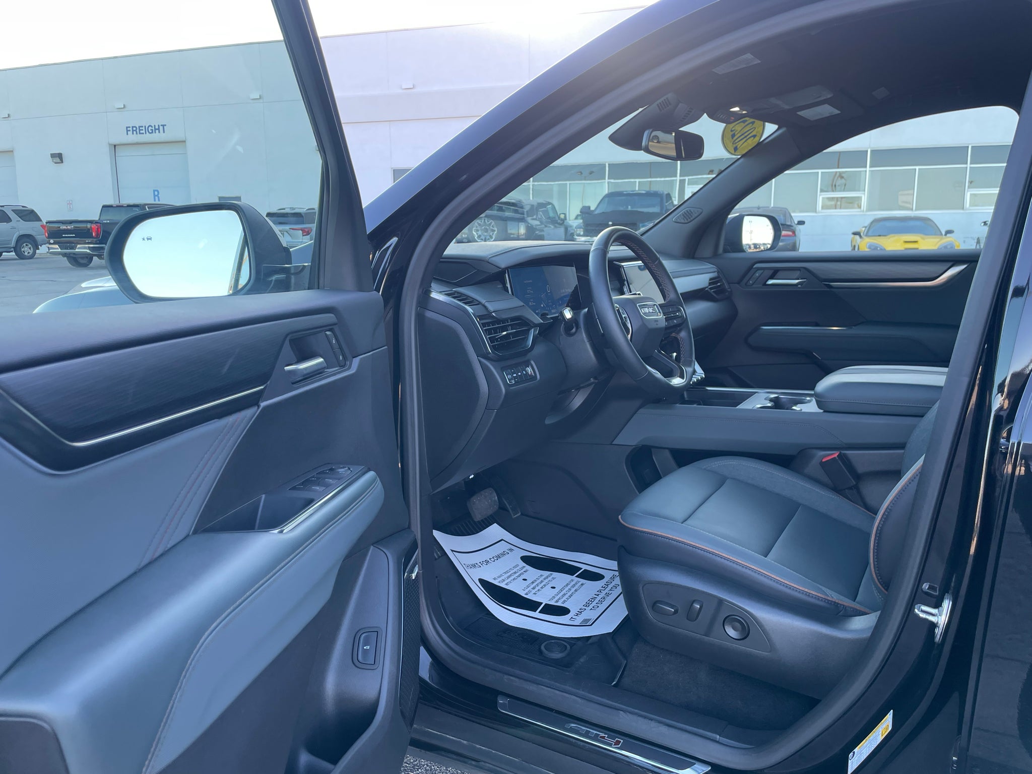 2025 GMC Acadia AT4