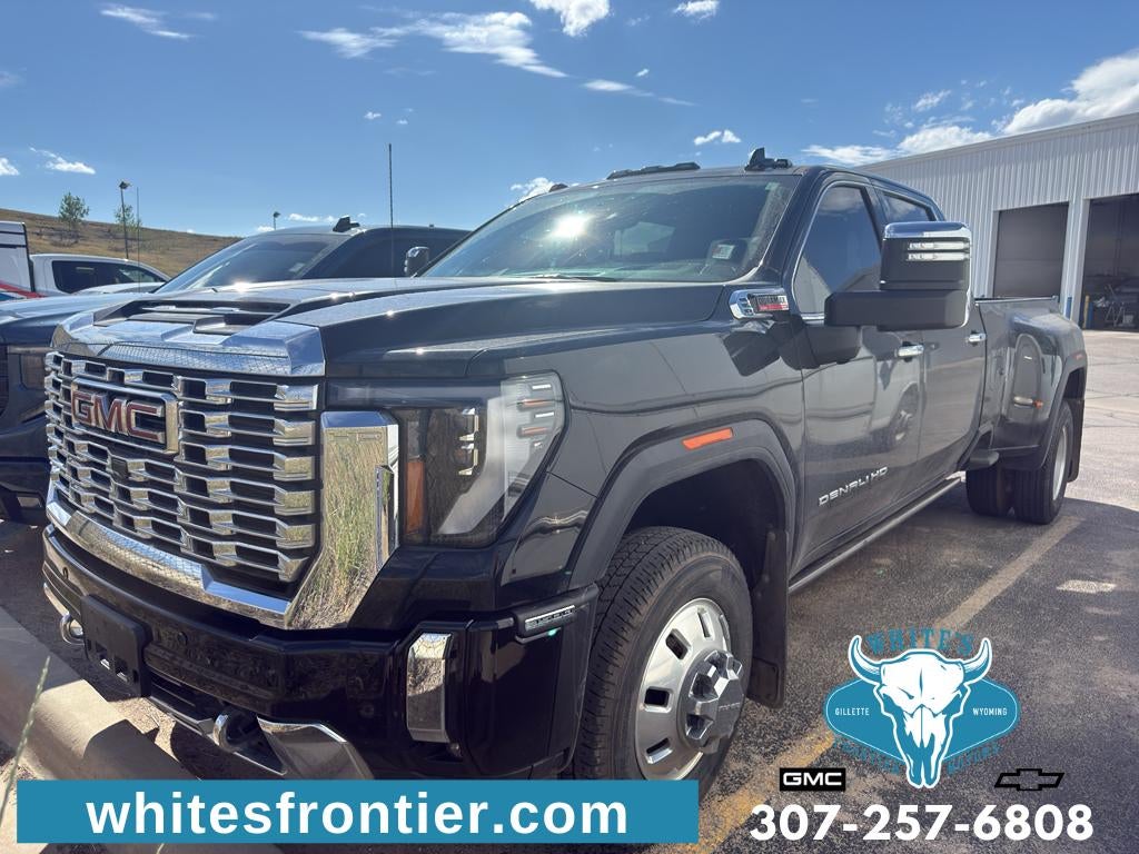 2025 GMC Sierra 4WD Crew Cab Long Box DRW Denali's photo