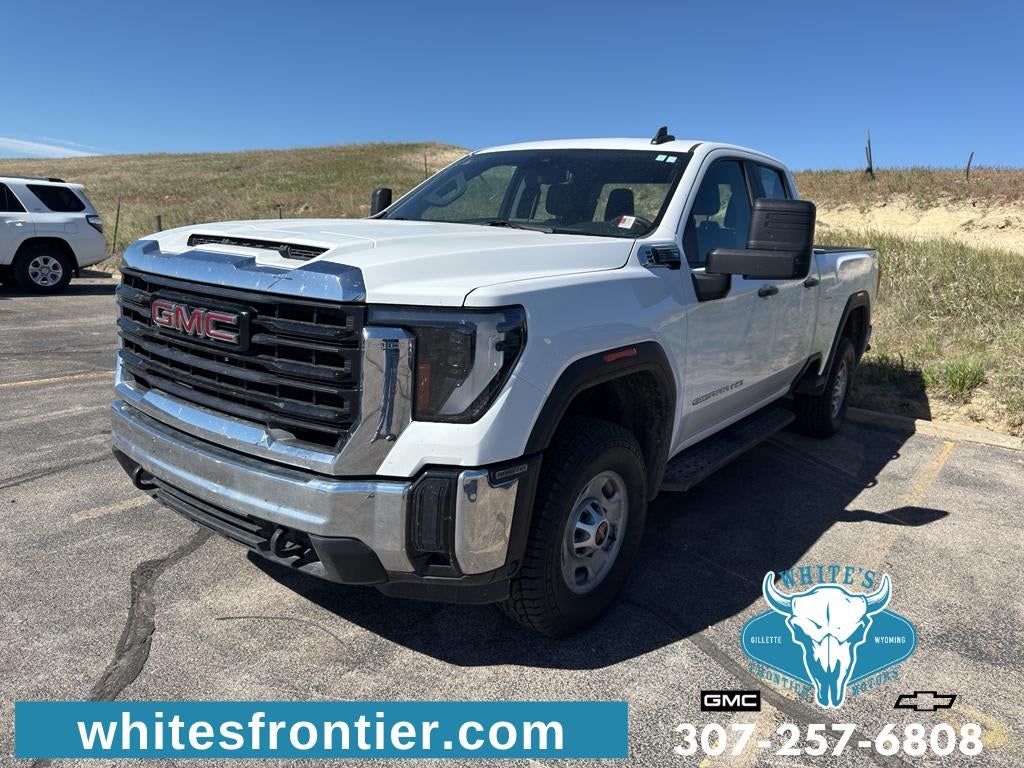 2024 GMC Sierra Pro 4WD Double Cab Standard Box's photo